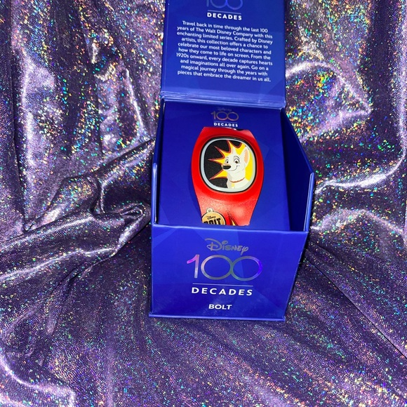 Disney 100 Exclusive Bolt Magic Band - Picture 1 of 4